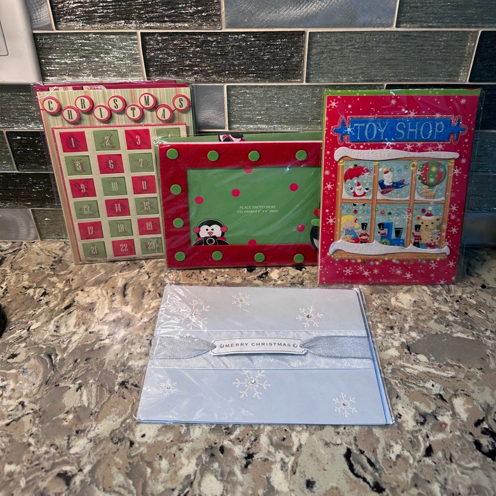 4  Merry Christmas holiday season greetings cards. NIP